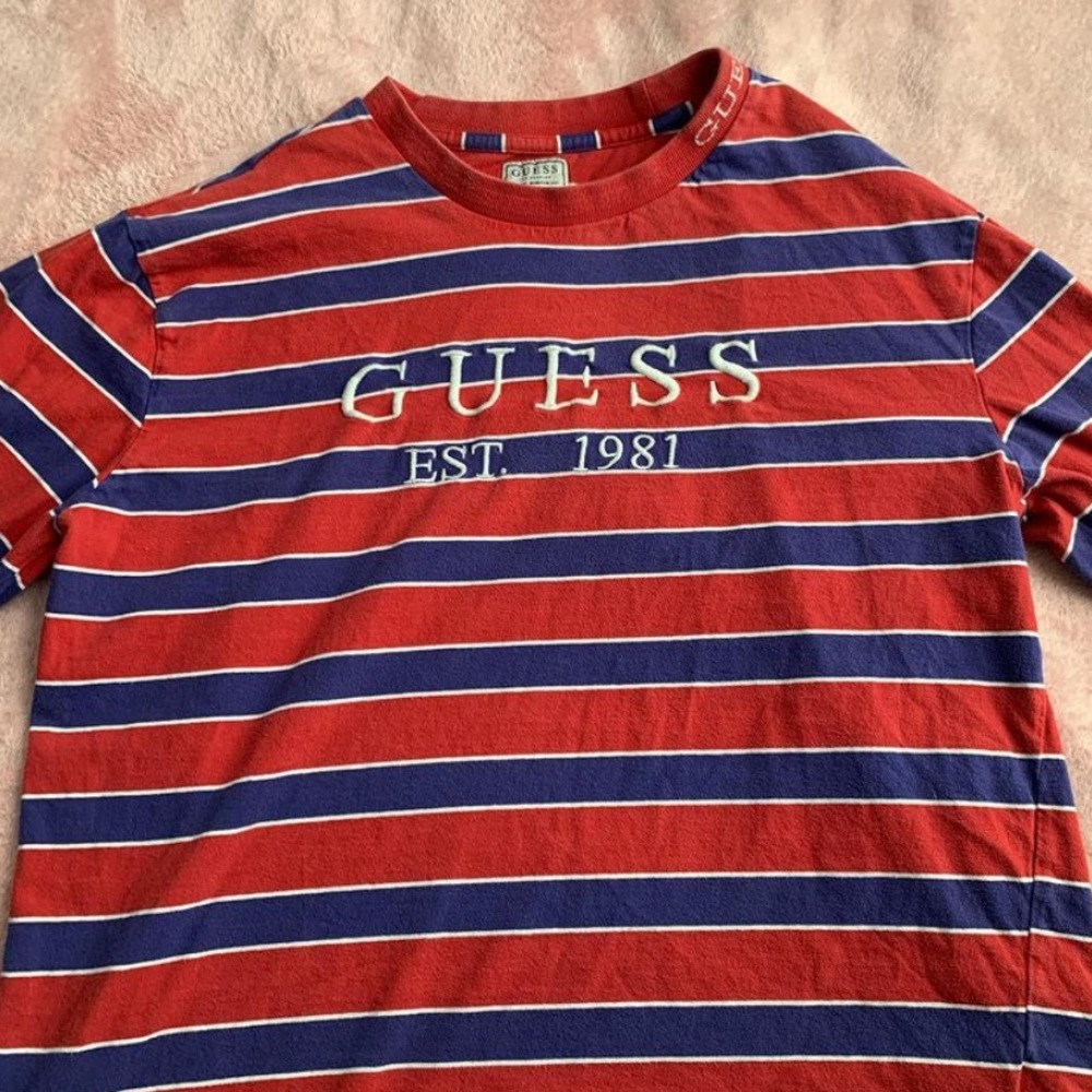 GUESS LONG SLEEVED TEE